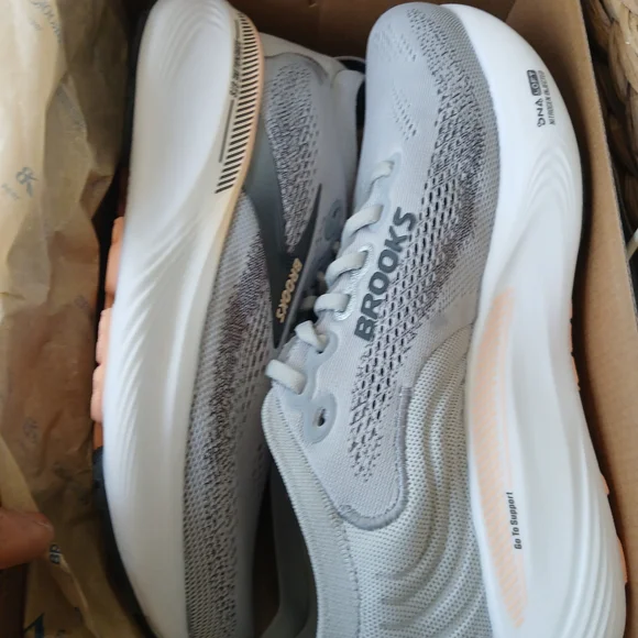 Brooks Women's Gray Running Shoes - Picture 12 of 14